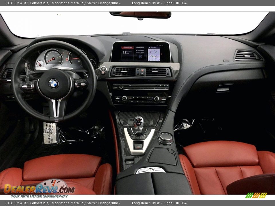 Dashboard of 2018 BMW M6 Convertible Photo #15