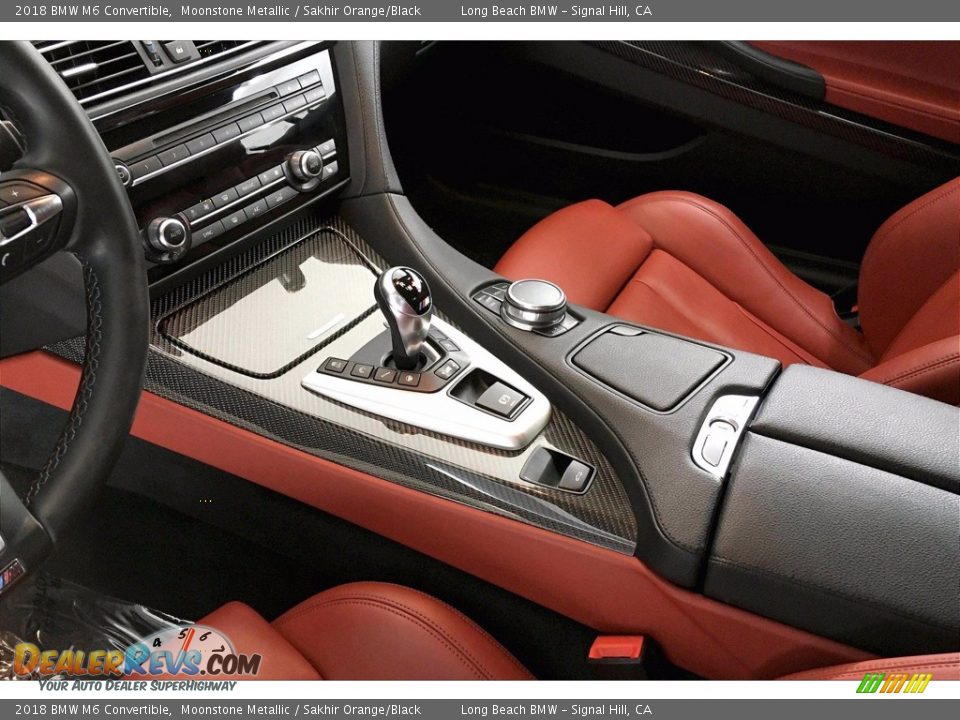 Controls of 2018 BMW M6 Convertible Photo #16