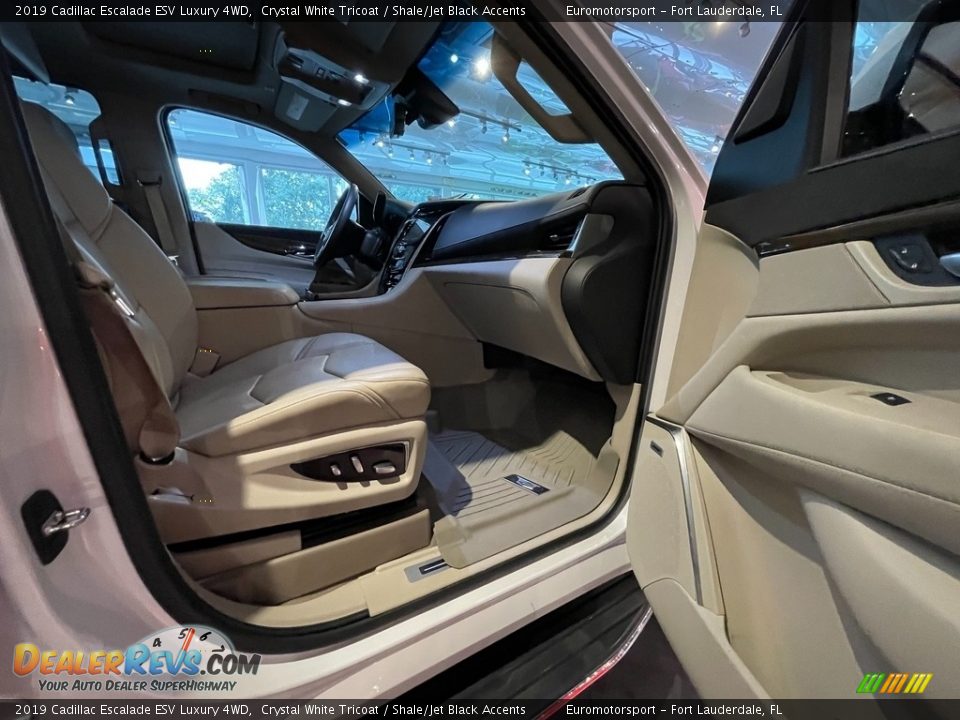 2019 Cadillac Escalade ESV Luxury 4WD Crystal White Tricoat / Shale/Jet Black Accents Photo #20