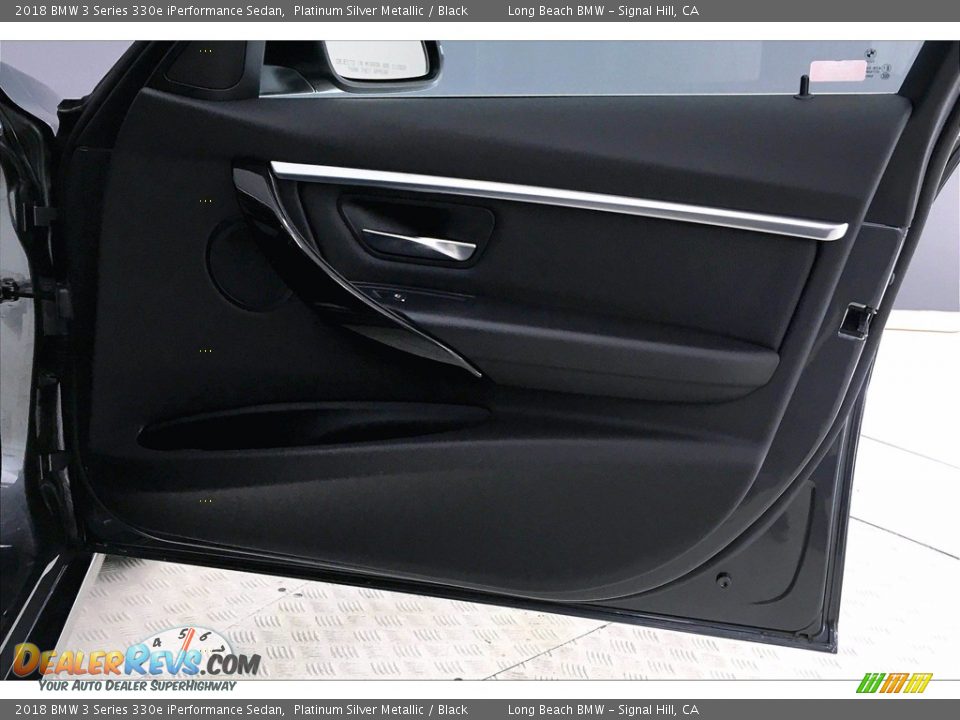 2018 BMW 3 Series 330e iPerformance Sedan Platinum Silver Metallic / Black Photo #24