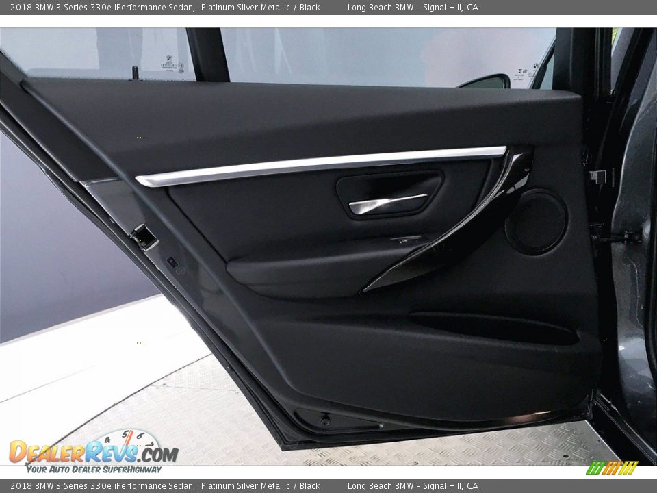 2018 BMW 3 Series 330e iPerformance Sedan Platinum Silver Metallic / Black Photo #25