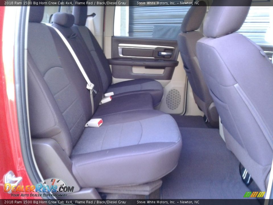 2018 Ram 1500 Big Horn Crew Cab 4x4 Flame Red / Black/Diesel Gray Photo #16