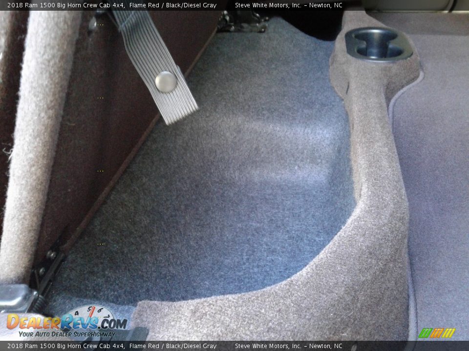 2018 Ram 1500 Big Horn Crew Cab 4x4 Flame Red / Black/Diesel Gray Photo #17