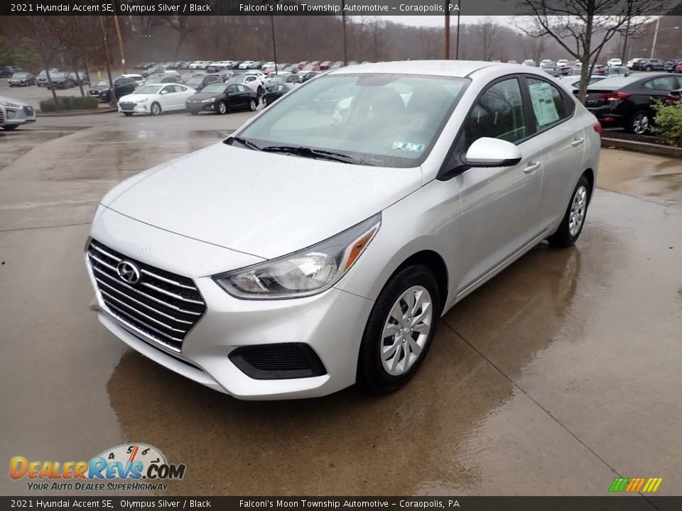 Front 3/4 View of 2021 Hyundai Accent SE Photo #5