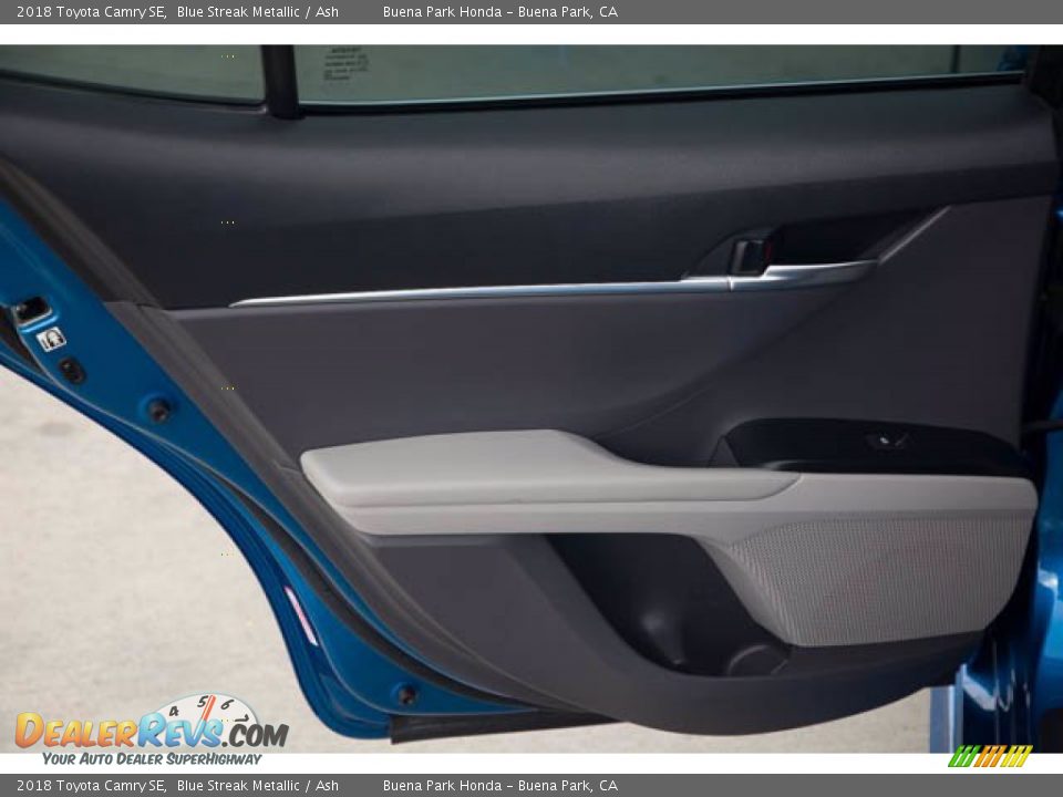 2018 Toyota Camry SE Blue Streak Metallic / Ash Photo #31