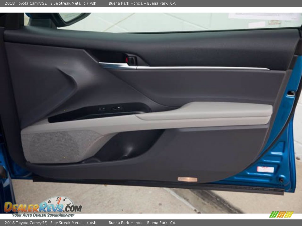 2018 Toyota Camry SE Blue Streak Metallic / Ash Photo #33