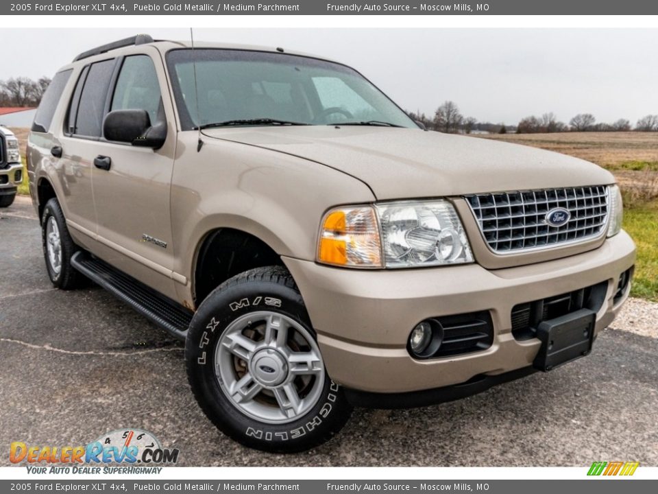 2005 Ford Explorer XLT 4x4 Pueblo Gold Metallic / Medium Parchment Photo #1