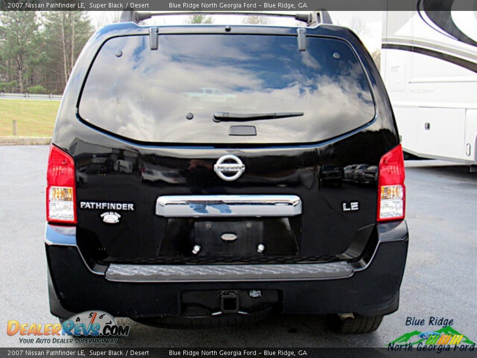 2007 Nissan Pathfinder LE Super Black / Desert Photo #4