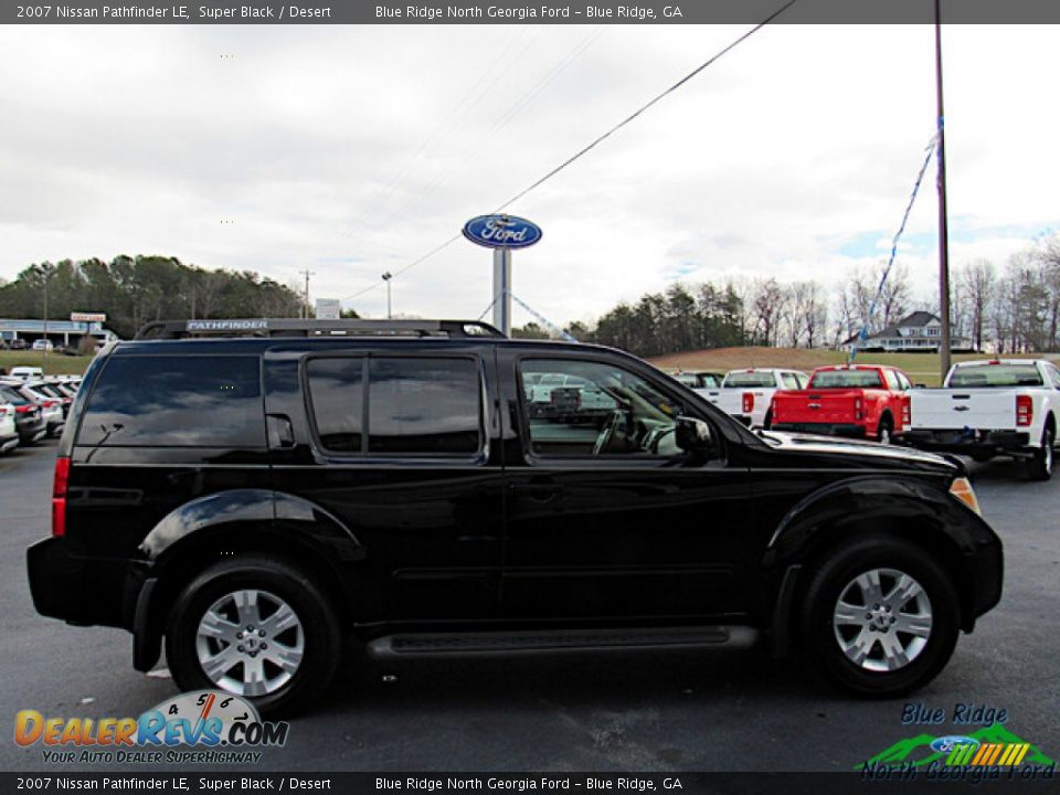 2007 Nissan Pathfinder LE Super Black / Desert Photo #6