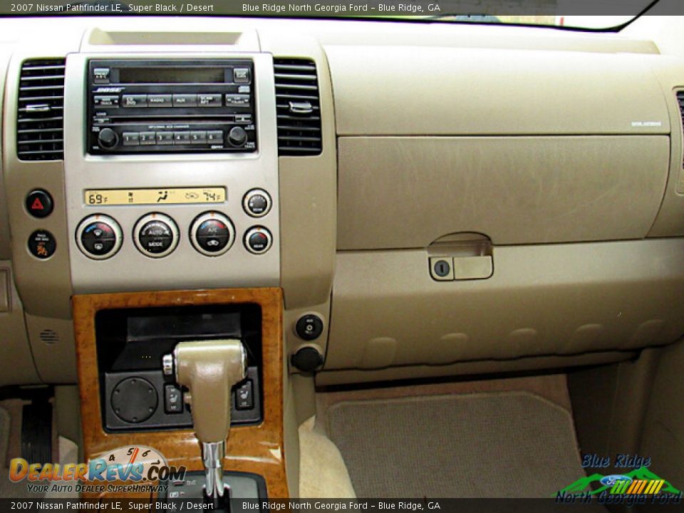 2007 Nissan Pathfinder LE Super Black / Desert Photo #16