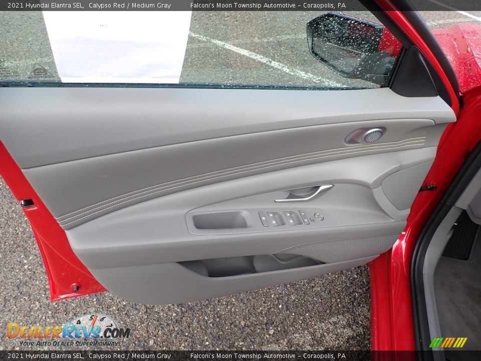 2021 Hyundai Elantra SEL Calypso Red / Medium Gray Photo #10