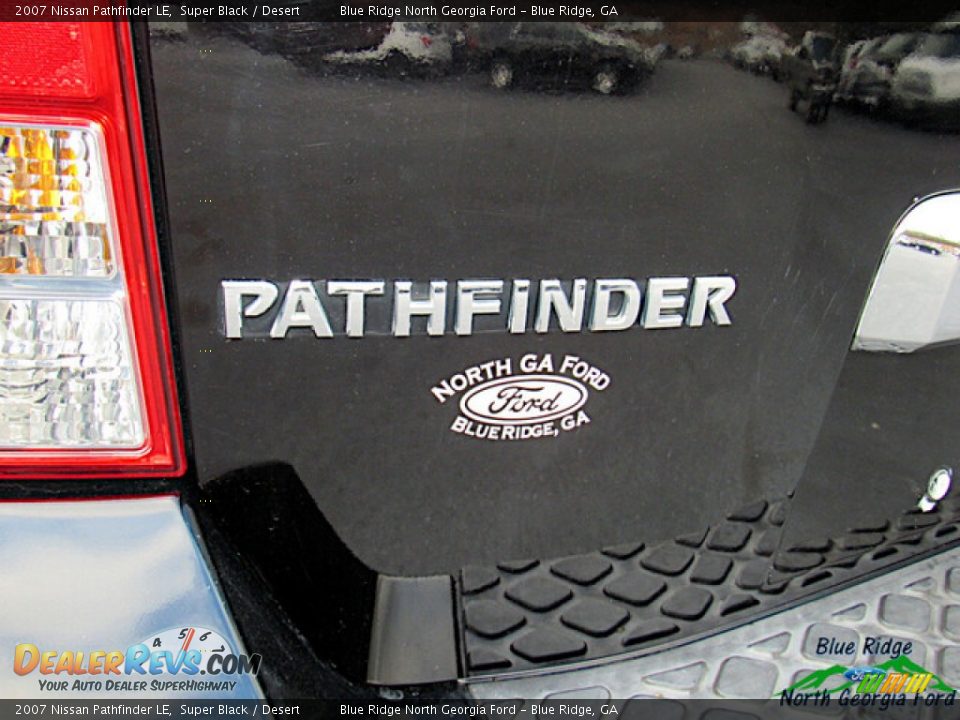2007 Nissan Pathfinder LE Super Black / Desert Photo #22