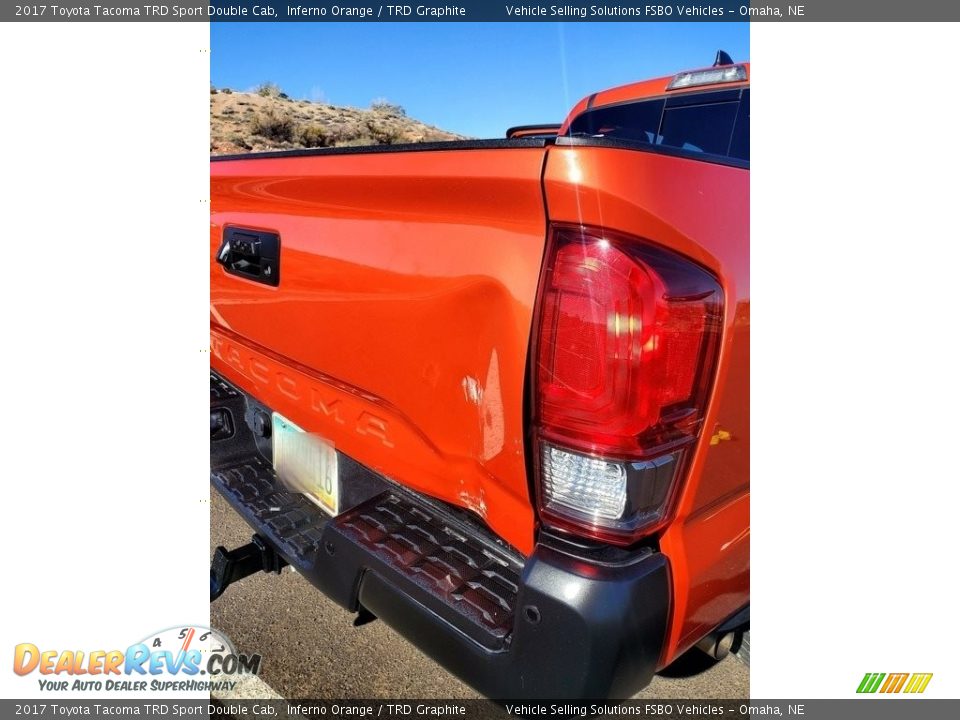 2017 Toyota Tacoma TRD Sport Double Cab Inferno Orange / TRD Graphite Photo #19