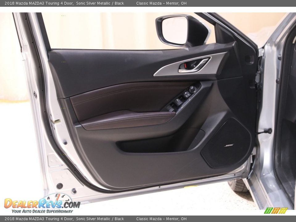 2018 Mazda MAZDA3 Touring 4 Door Sonic Silver Metallic / Black Photo #4