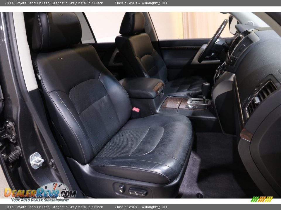 Front Seat of 2014 Toyota Land Cruiser  Photo #32