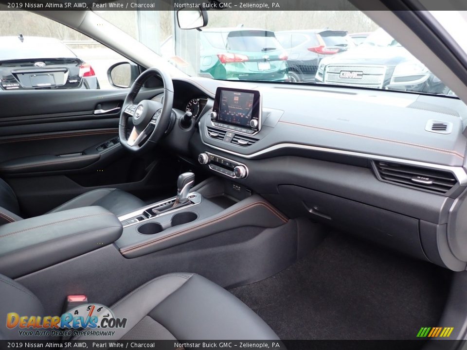 Front Seat of 2019 Nissan Altima SR AWD Photo #6