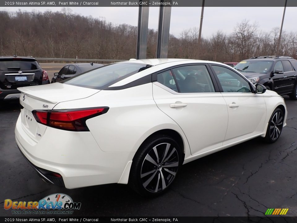 2019 Nissan Altima SR AWD Pearl White / Charcoal Photo #9