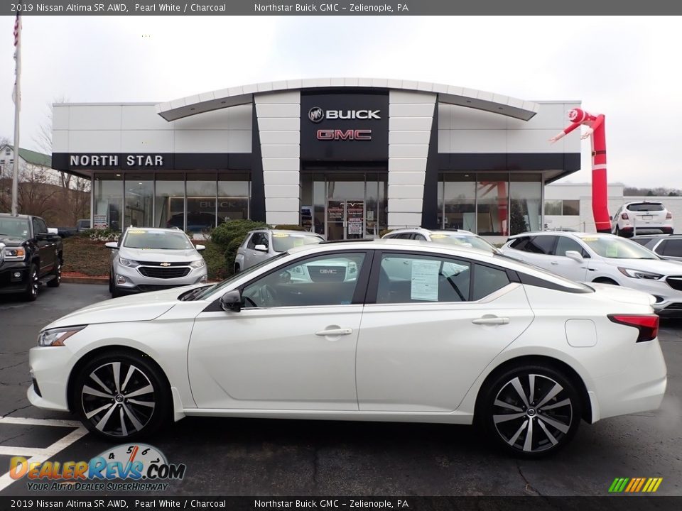 2019 Nissan Altima SR AWD Pearl White / Charcoal Photo #13