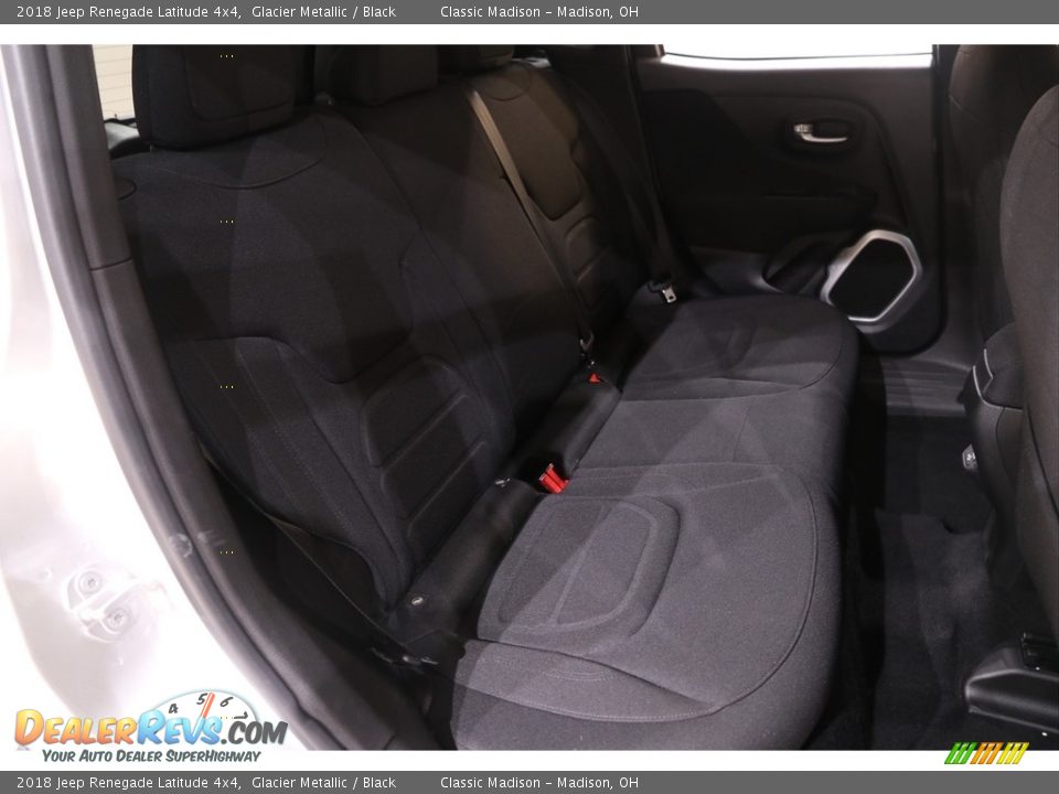 2018 Jeep Renegade Latitude 4x4 Glacier Metallic / Black Photo #20