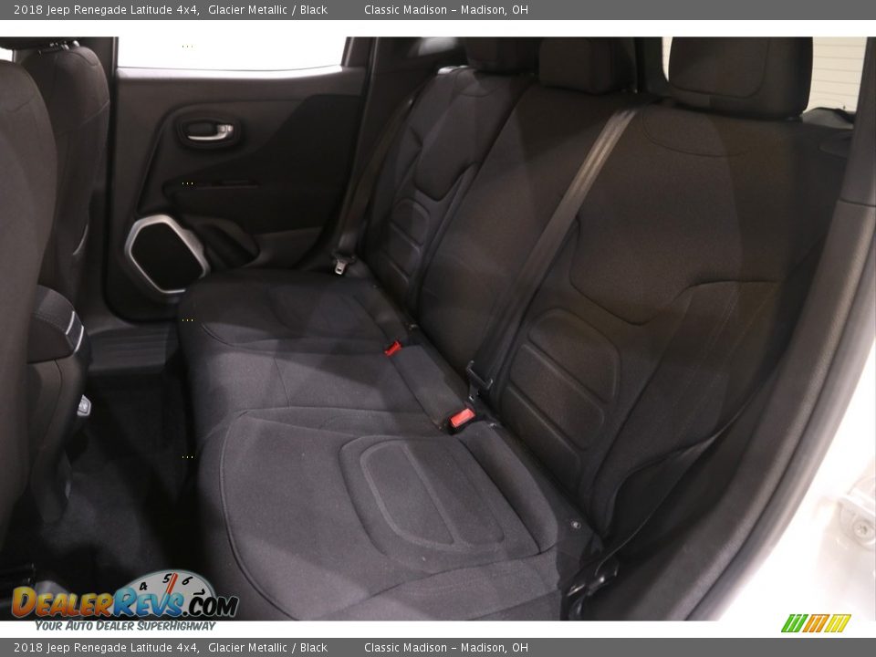 2018 Jeep Renegade Latitude 4x4 Glacier Metallic / Black Photo #21
