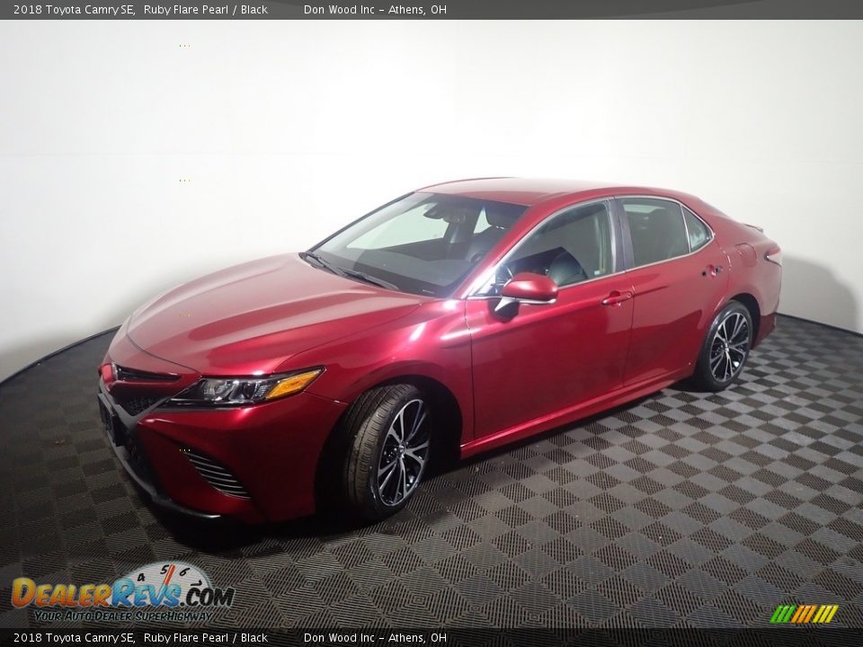 2018 Toyota Camry SE Ruby Flare Pearl / Black Photo #8