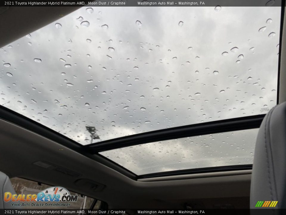 2021 Toyota Highlander Hybrid Platinum AWD Moon Dust / Graphite Photo #10