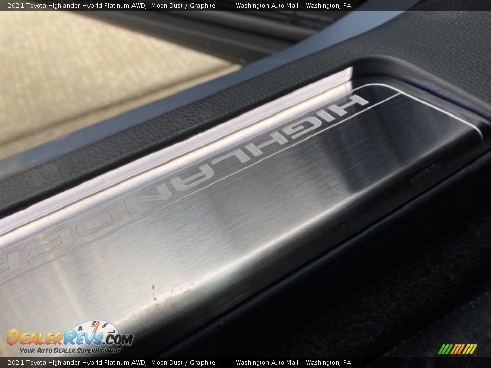 2021 Toyota Highlander Hybrid Platinum AWD Moon Dust / Graphite Photo #23