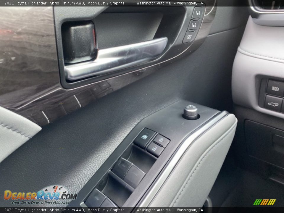 2021 Toyota Highlander Hybrid Platinum AWD Moon Dust / Graphite Photo #26