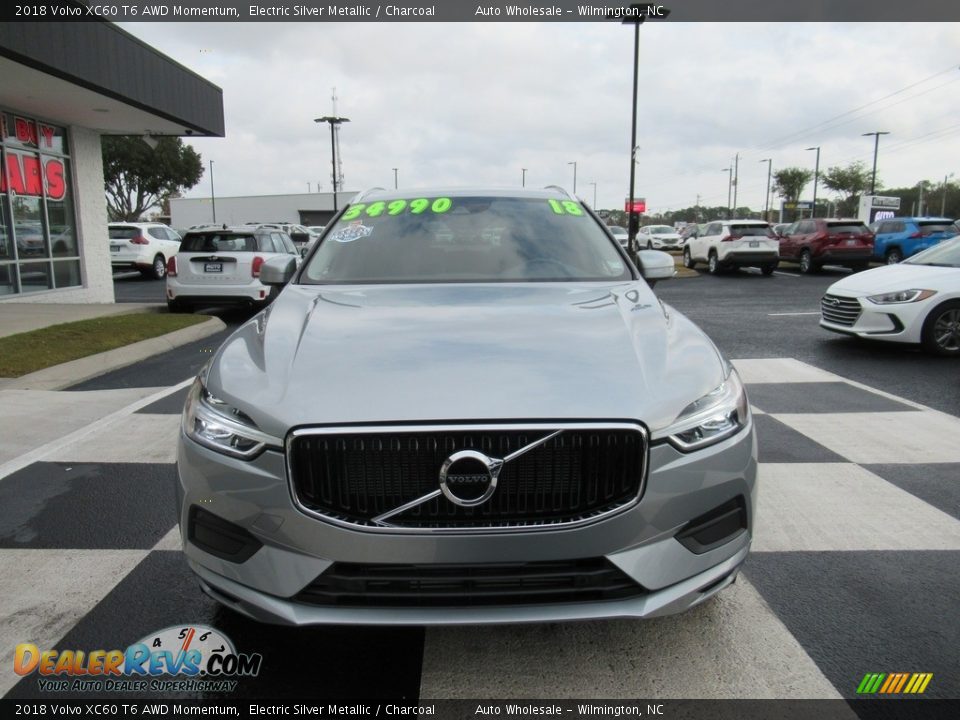 2018 Volvo XC60 T6 AWD Momentum Electric Silver Metallic / Charcoal Photo #2