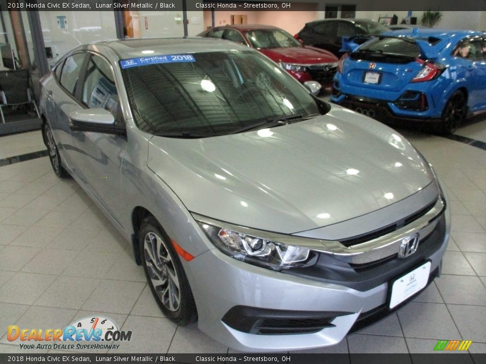 Front 3/4 View of 2018 Honda Civic EX Sedan Photo #3