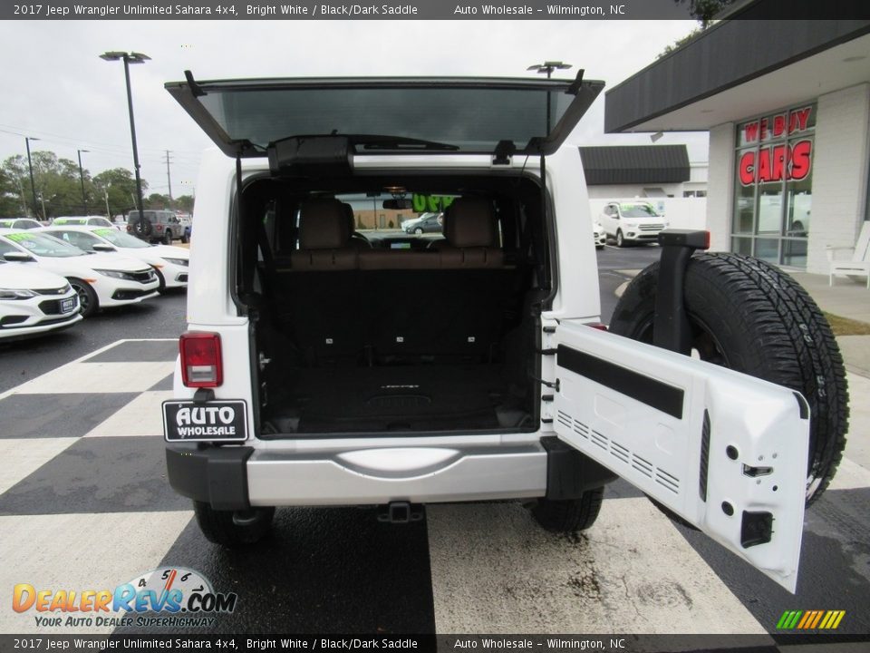2017 Jeep Wrangler Unlimited Sahara 4x4 Bright White / Black/Dark Saddle Photo #5