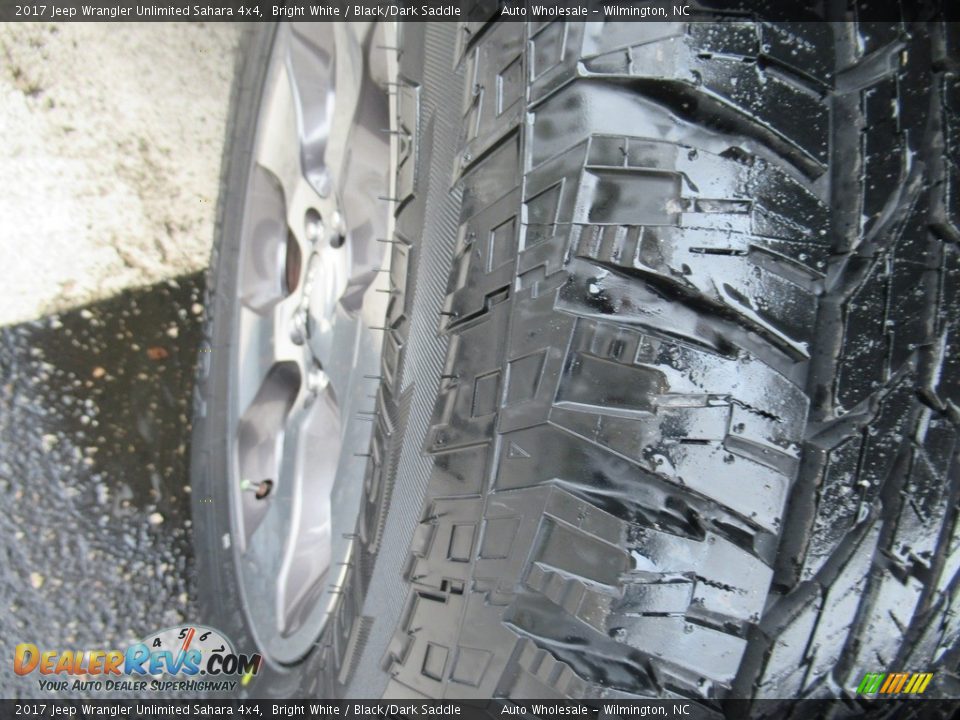 2017 Jeep Wrangler Unlimited Sahara 4x4 Bright White / Black/Dark Saddle Photo #8