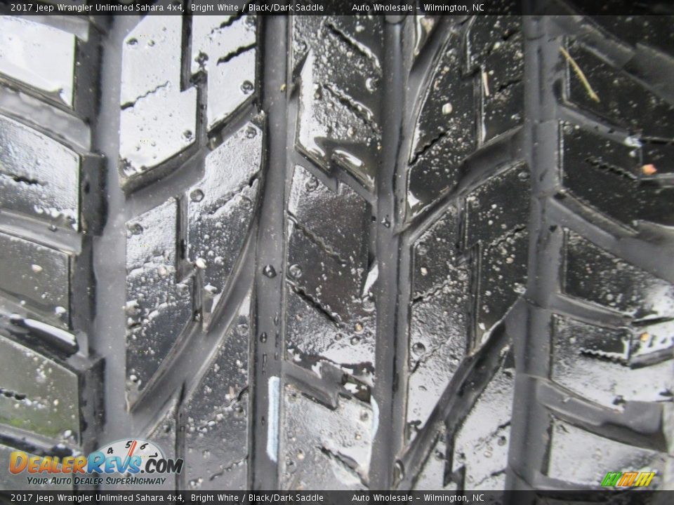2017 Jeep Wrangler Unlimited Sahara 4x4 Bright White / Black/Dark Saddle Photo #9