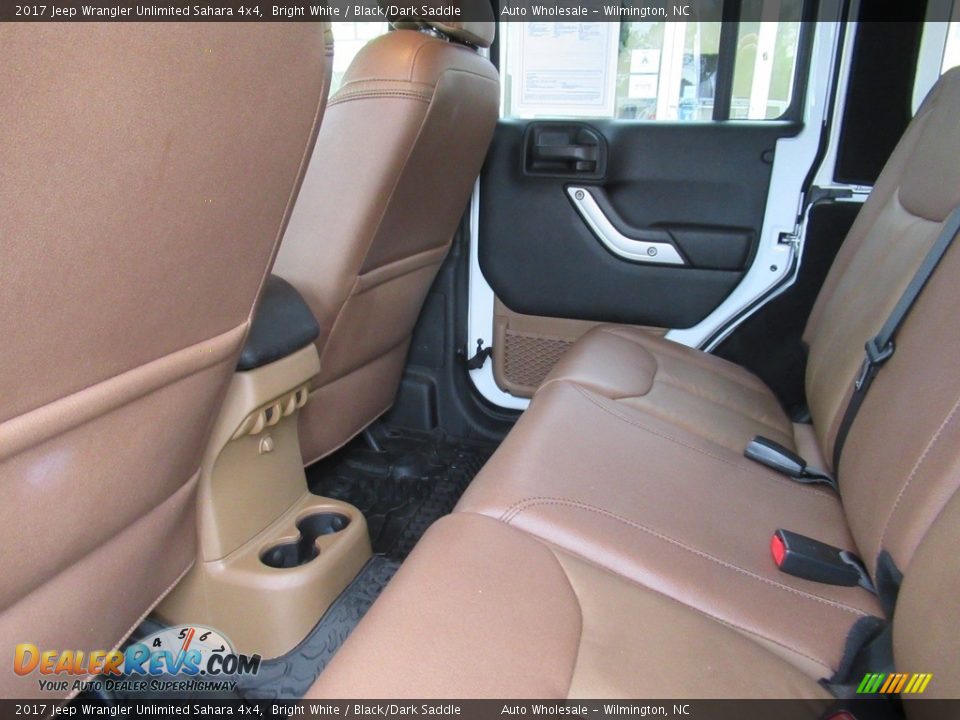 2017 Jeep Wrangler Unlimited Sahara 4x4 Bright White / Black/Dark Saddle Photo #11