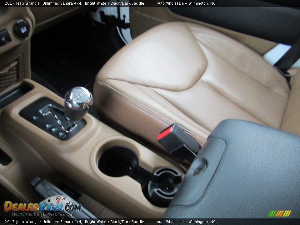 2017 Jeep Wrangler Unlimited Sahara 4x4 Bright White / Black/Dark Saddle Photo #19