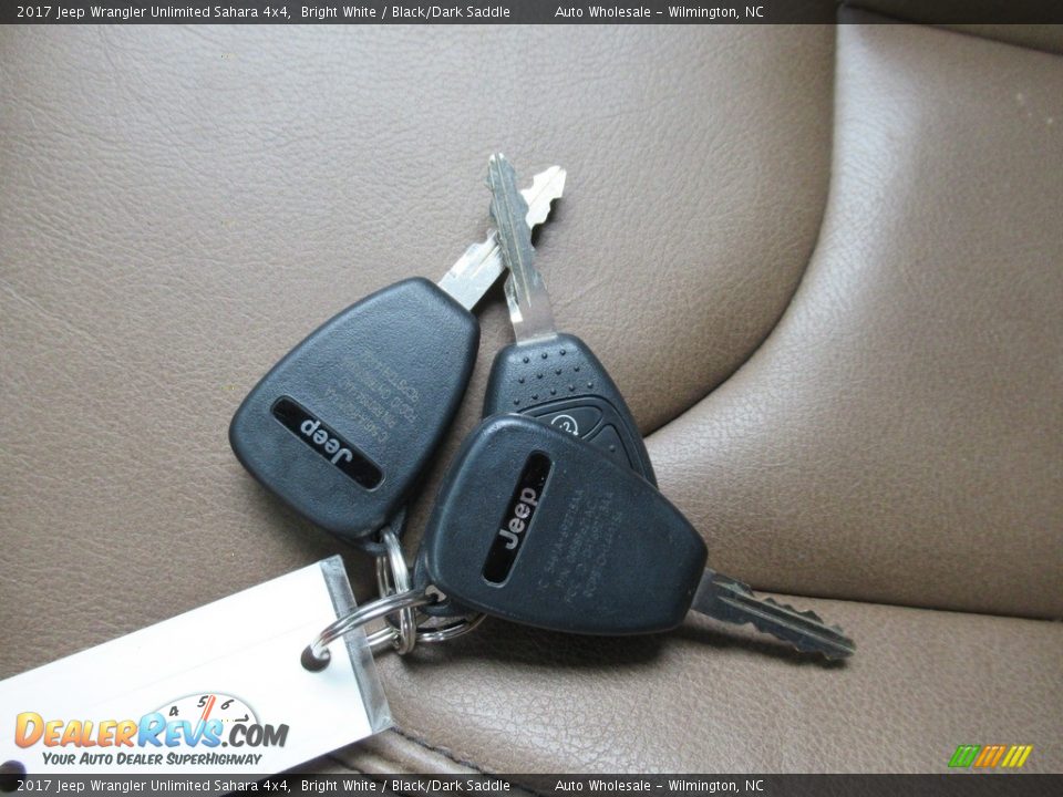 2017 Jeep Wrangler Unlimited Sahara 4x4 Bright White / Black/Dark Saddle Photo #20