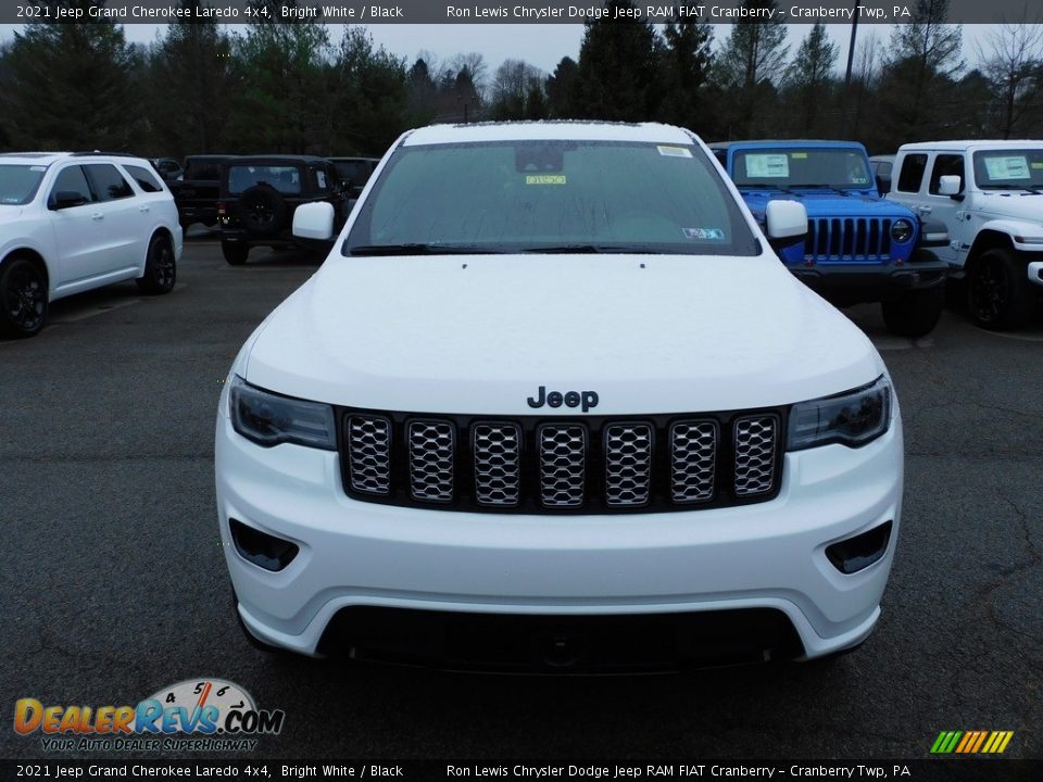 2021 Jeep Grand Cherokee Laredo 4x4 Bright White / Black Photo #2