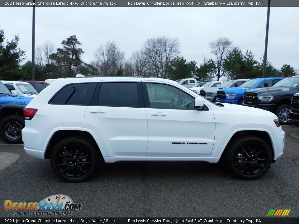 2021 Jeep Grand Cherokee Laredo 4x4 Bright White / Black Photo #4