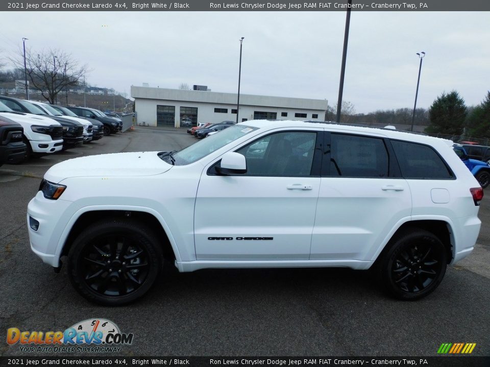 2021 Jeep Grand Cherokee Laredo 4x4 Bright White / Black Photo #9