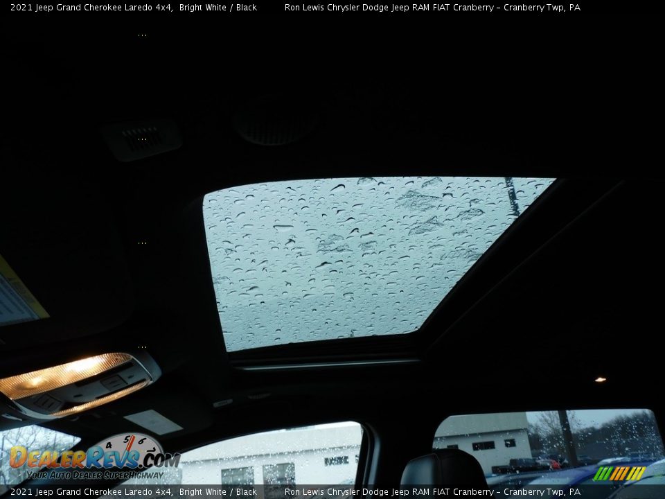 2021 Jeep Grand Cherokee Laredo 4x4 Bright White / Black Photo #15