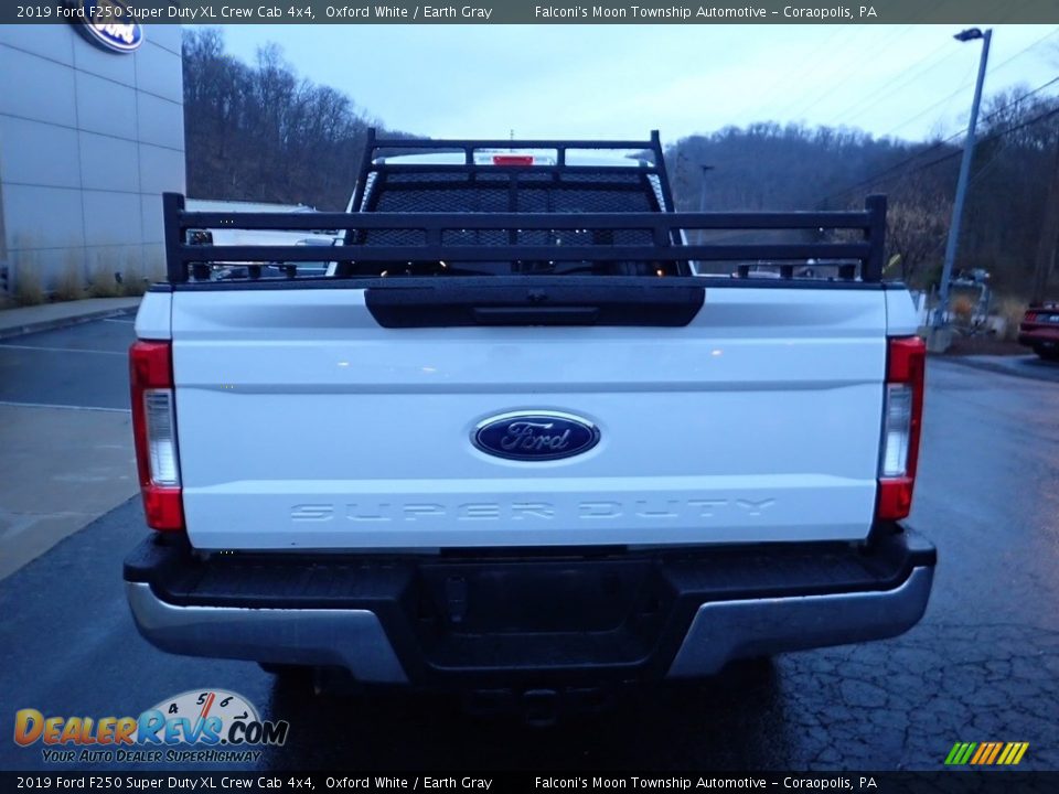 2019 Ford F250 Super Duty XL Crew Cab 4x4 Oxford White / Earth Gray Photo #3