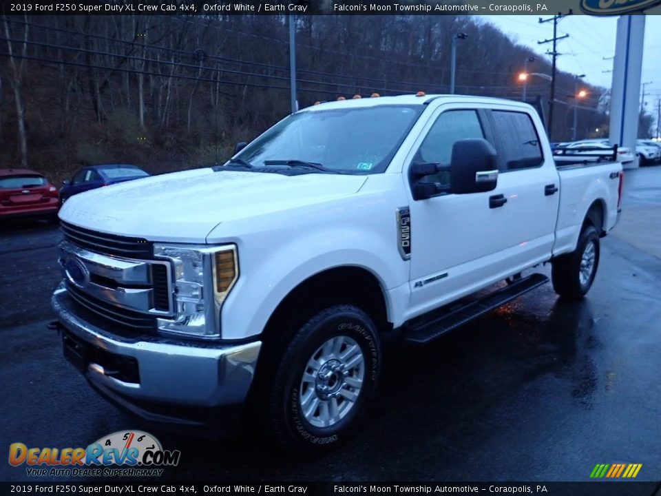 2019 Ford F250 Super Duty XL Crew Cab 4x4 Oxford White / Earth Gray Photo #6