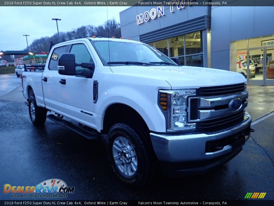 2019 Ford F250 Super Duty XL Crew Cab 4x4 Oxford White / Earth Gray Photo #8