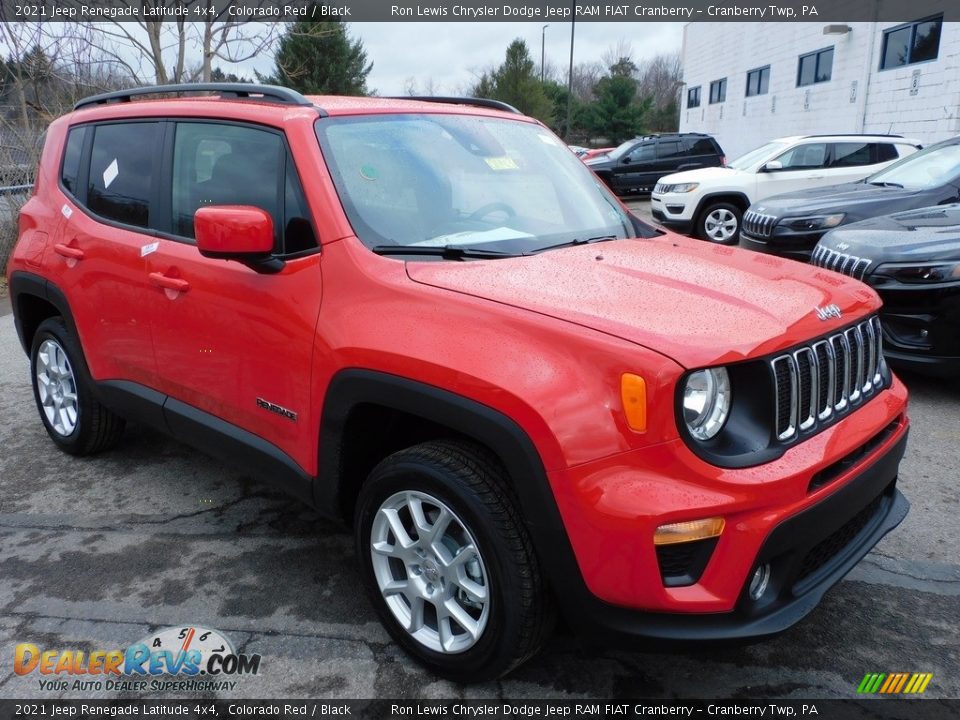 Front 3/4 View of 2021 Jeep Renegade Latitude 4x4 Photo #3