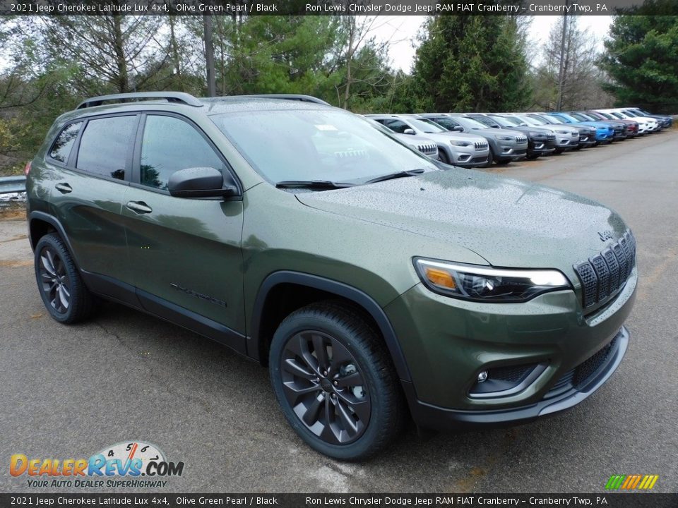 Front 3/4 View of 2021 Jeep Cherokee Latitude Lux 4x4 Photo #3