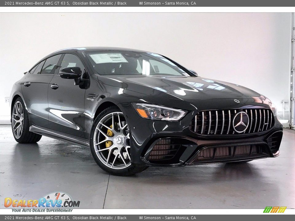 Front 3/4 View of 2021 Mercedes-Benz AMG GT 63 S Photo #12