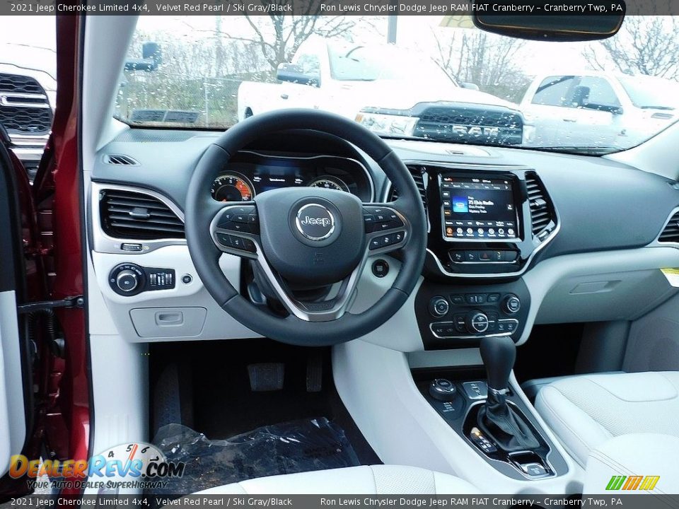 Dashboard of 2021 Jeep Cherokee Limited 4x4 Photo #13