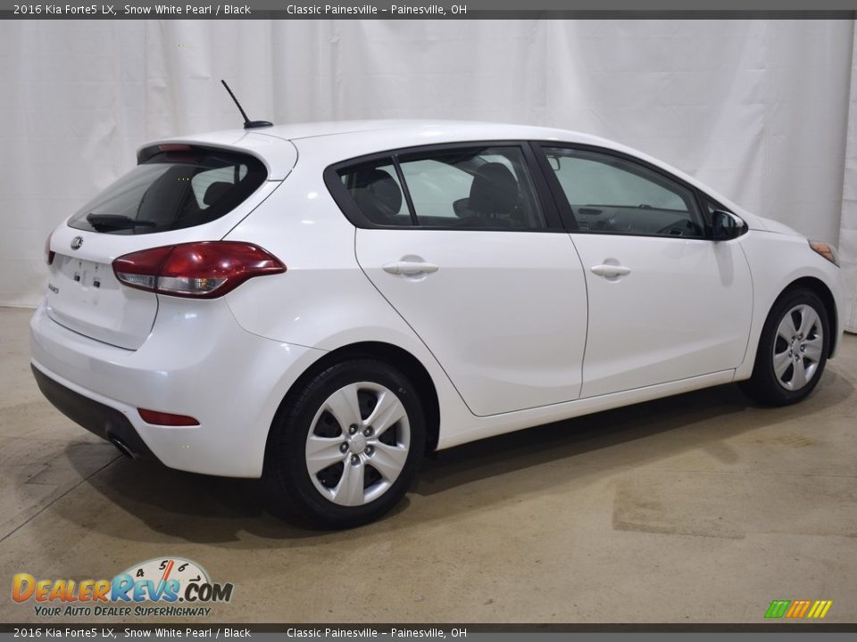 Snow White Pearl 2016 Kia Forte5 LX Photo #2