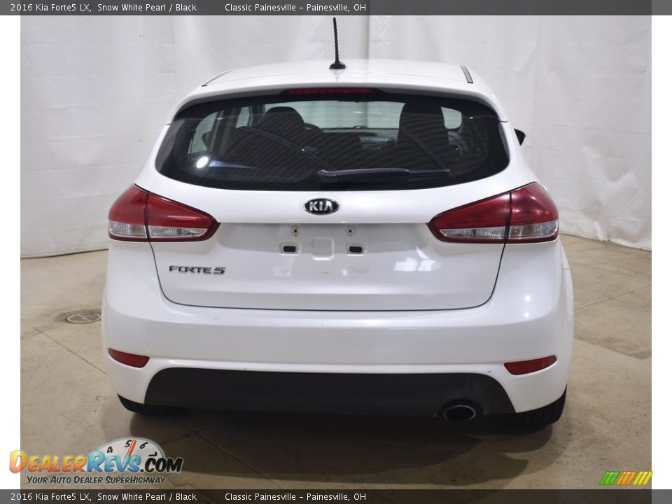 2016 Kia Forte5 LX Snow White Pearl / Black Photo #3