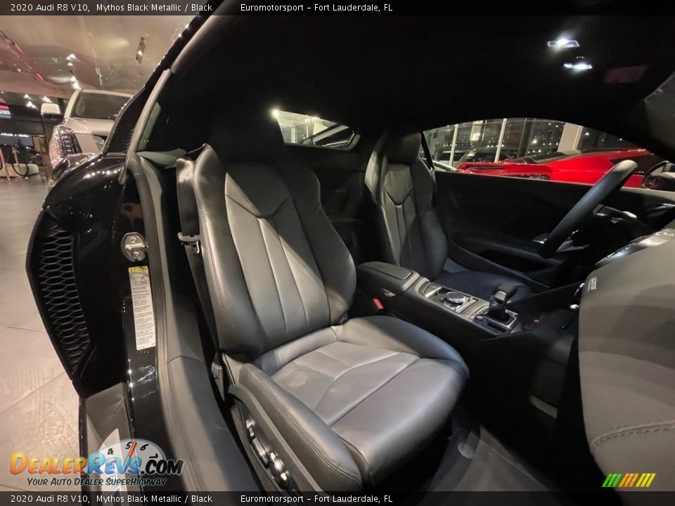 Front Seat of 2020 Audi R8 V10 Photo #7